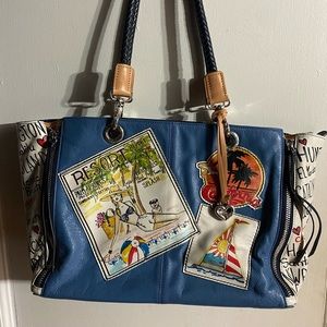 This is a very beautiful summer bag!